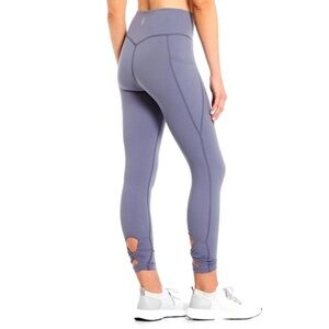 FREE PEOPLE MOVEMENT Blue Granite Wave Rider Leggings size Small Dusty Purple